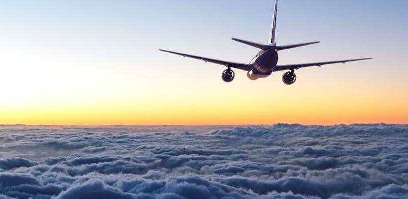 Διακοπές στην Ευρώπη: Επιβραδύνεται η ζήτηση από ΗΠΑ, ενισχύεται από Ασία