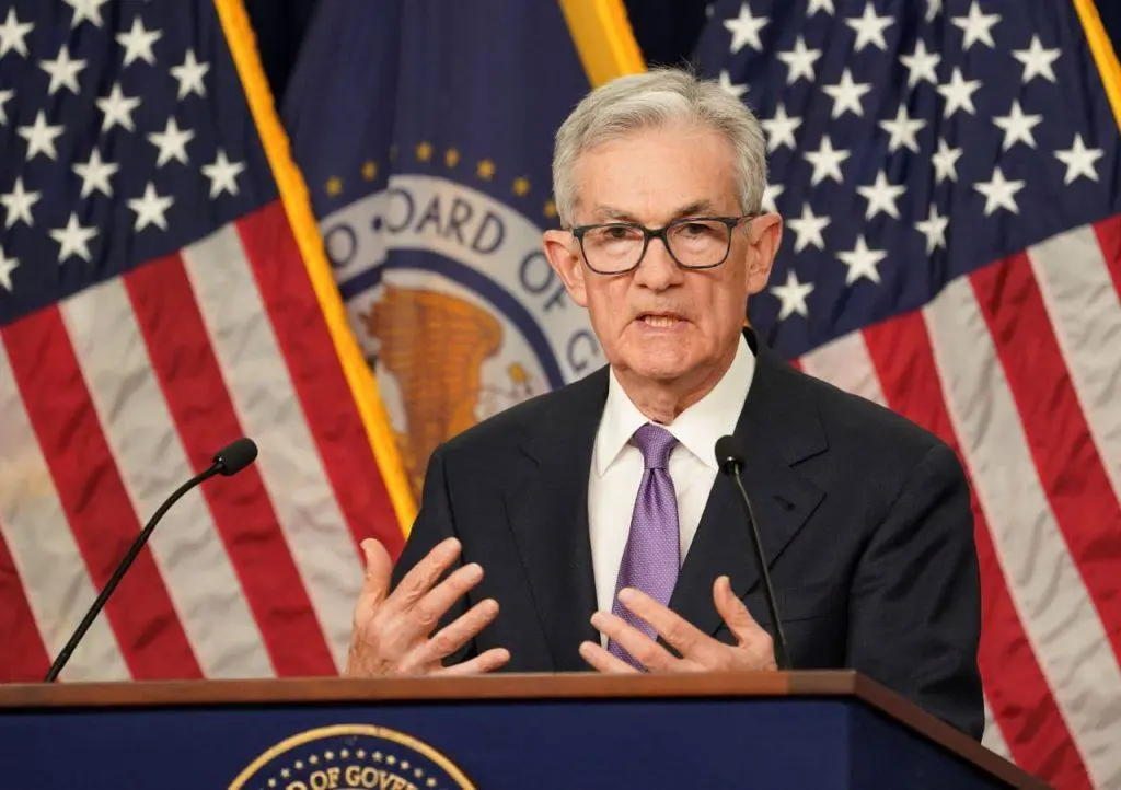 Fed: Διάσταση για μειώσεις επιτοκίων και πληθωρισμό