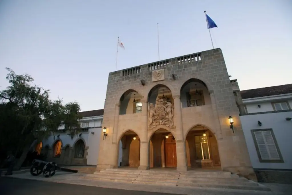 Η Κυβέρνηση θέλει να μειώσει το κονδύλι για το μεταναστευτικό