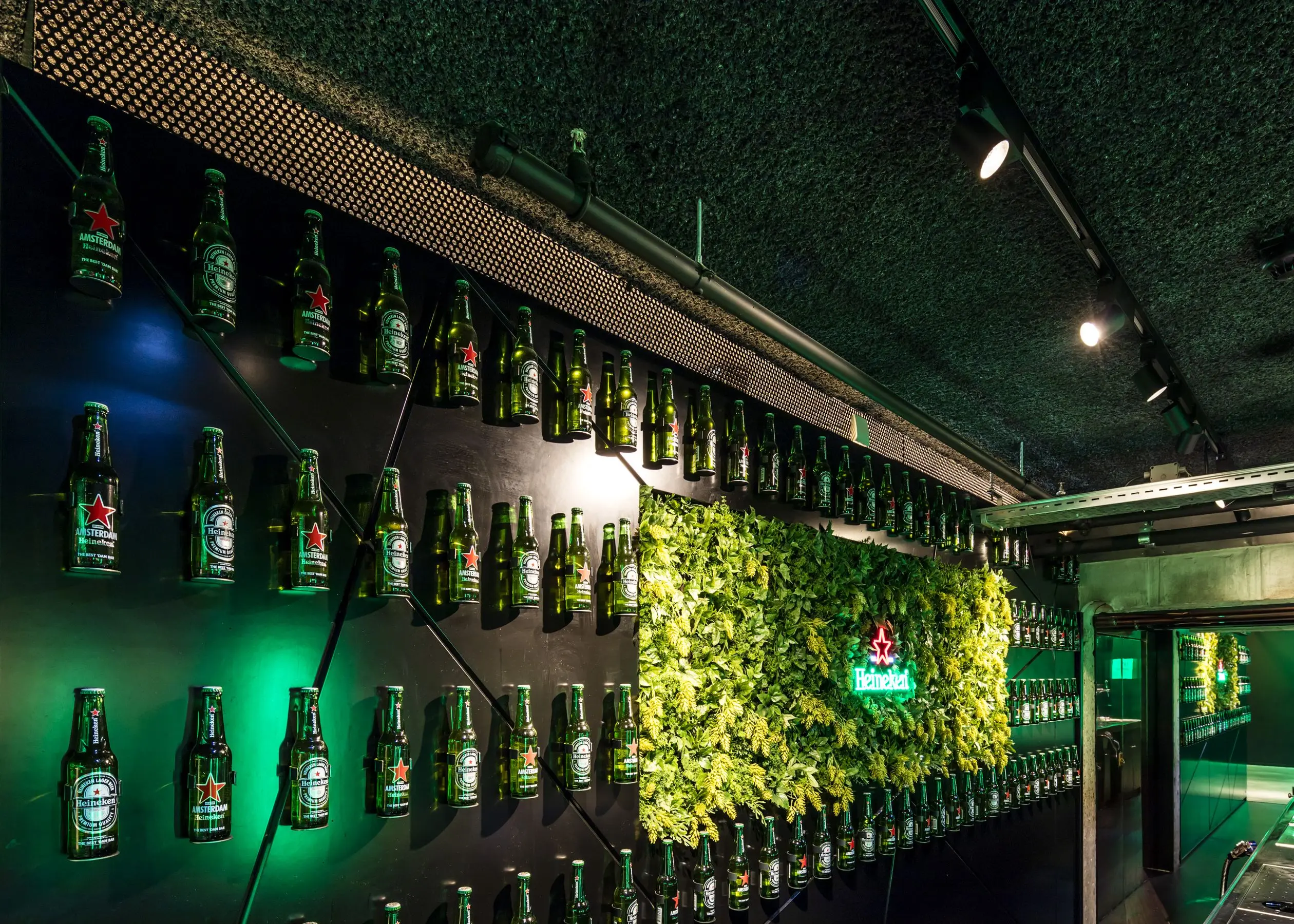 Προχωρεί με απολύσεις 8.000 εργαζομένων η Heineken