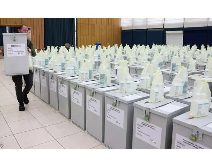 Ψήφισε το 35,4% μέχρι τις 12 το μεσημέρι