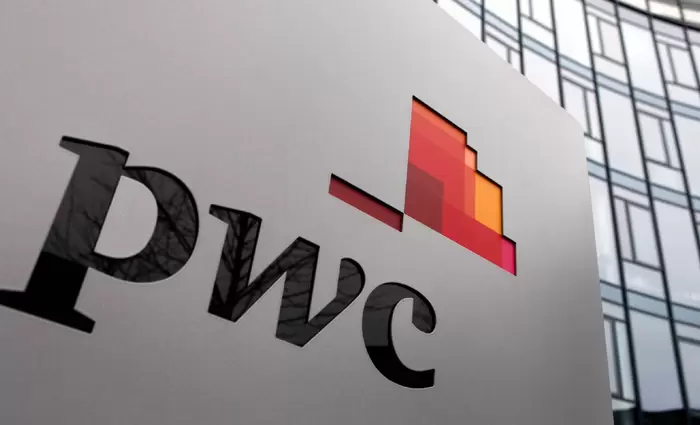 PwC: Εντυπωσιακά αποτελέσματα από εκπαιδευόμενους λογιστές στις επαγγελματικές εξετάσεις