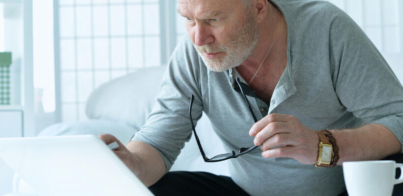 Οι εταιρίες προσπαθούν να απαλλαγούν από τους ηλικιωμένους υπαλλήλους