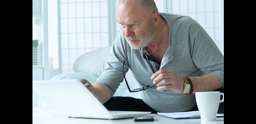 Οι εταιρίες προσπαθούν να απαλλαγούν από τους ηλικιωμένους υπαλλήλους