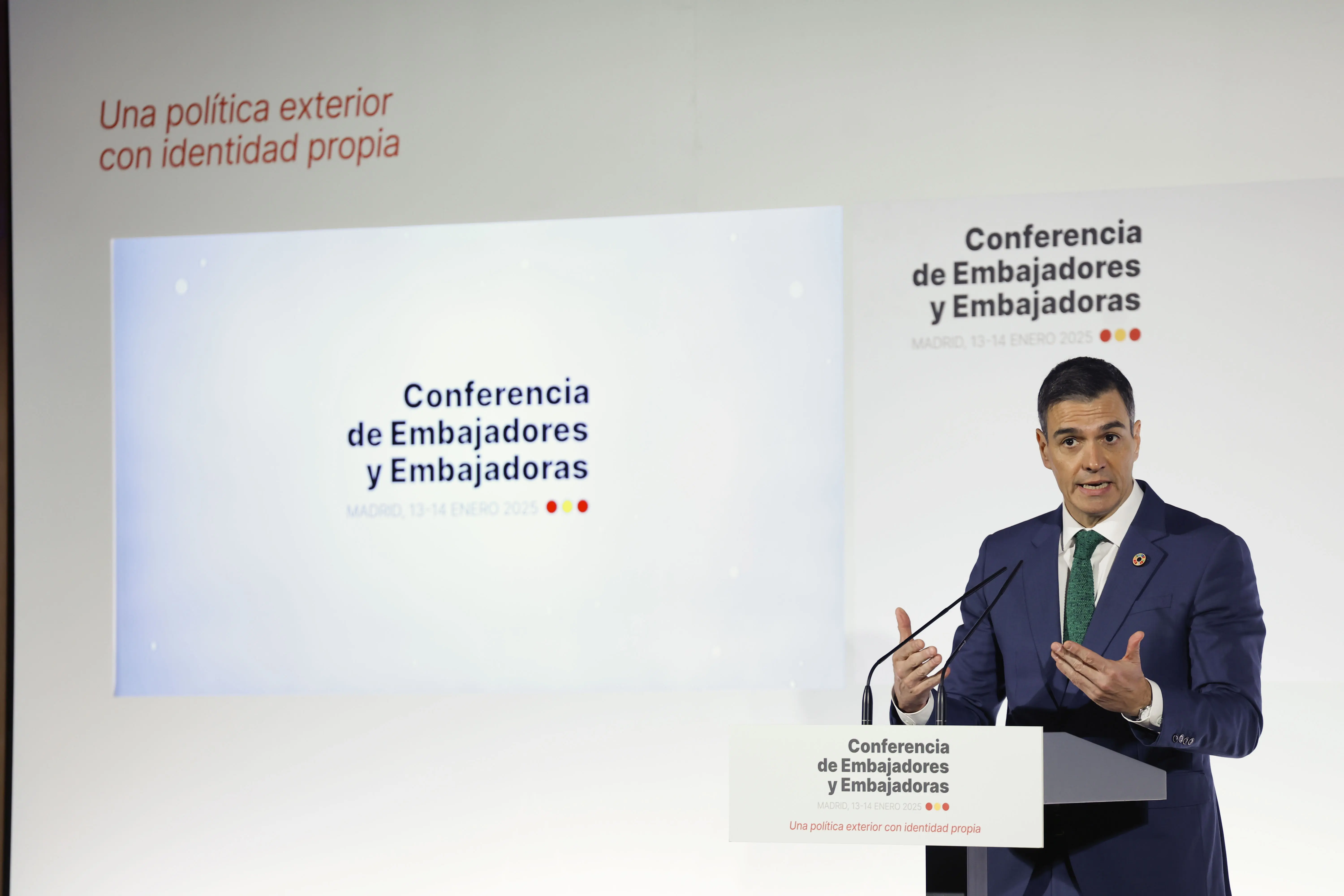 Γιατί οι φόροι ακινήτων που εξετάζει ο Σάντσεθ θα ωφελήσουν και την Κύπρο