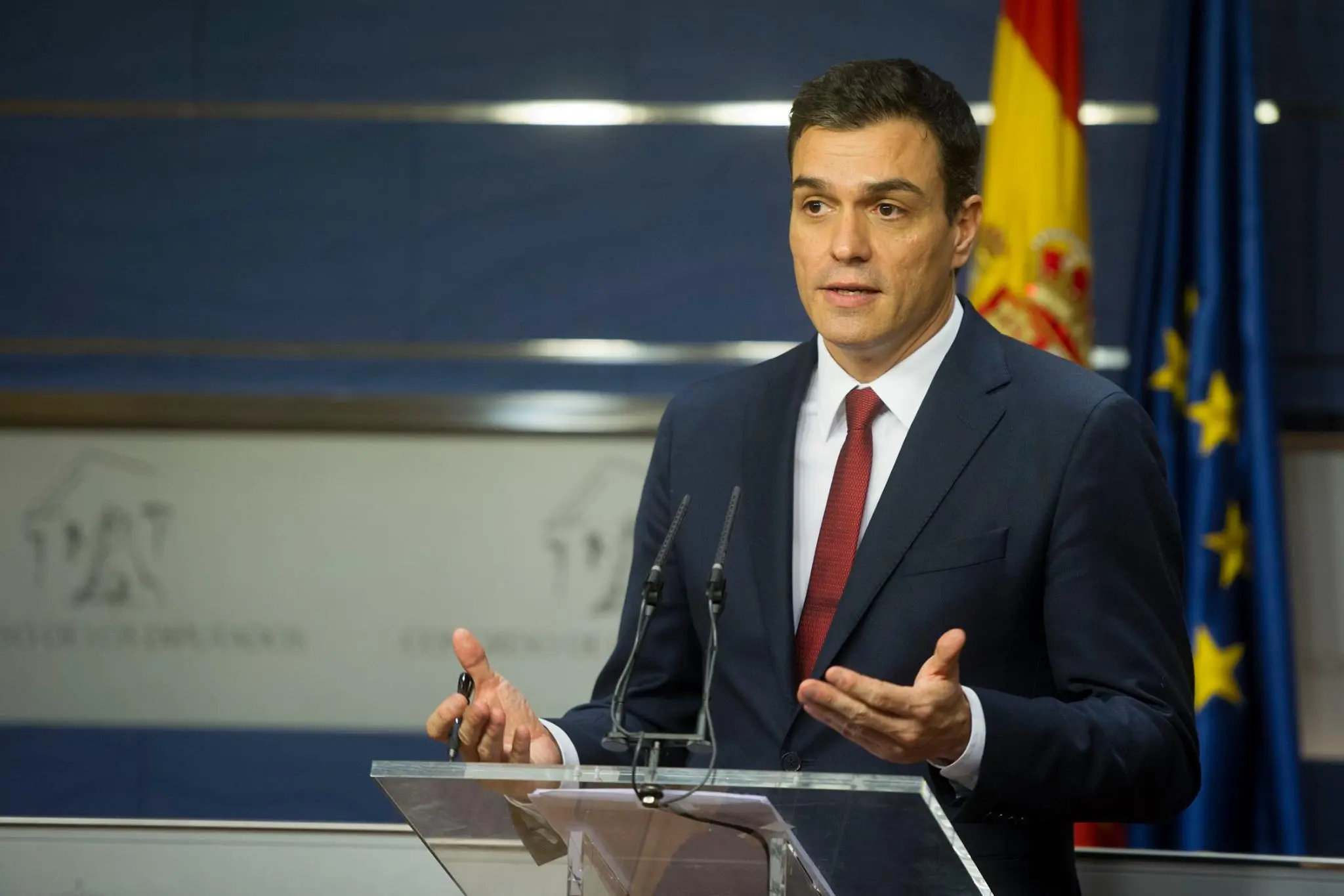 Έκτακτοι φόροι σε τράπεζες και εταιρείες ηλεκτρικής ενέργειας