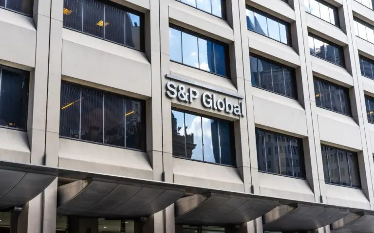 S&P: Έρχονται περισσότερες χρεοκοπίες κρατών την επόμενη δεκαετία