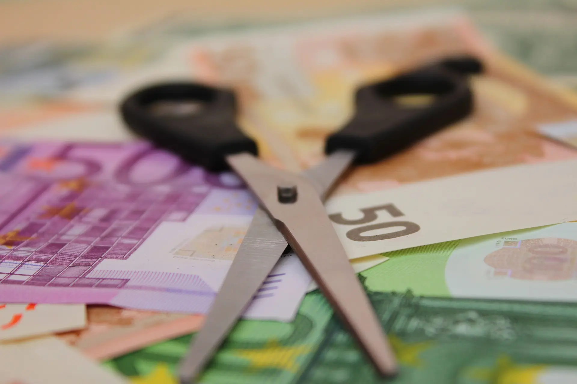 Προβλέπουν μείωση του πληθωρισμού χωρίς επιβράδυνση της οικονομίας