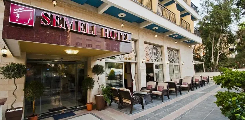 Το ξενοδοχείο Semeli ψάχνει προσωπικό 