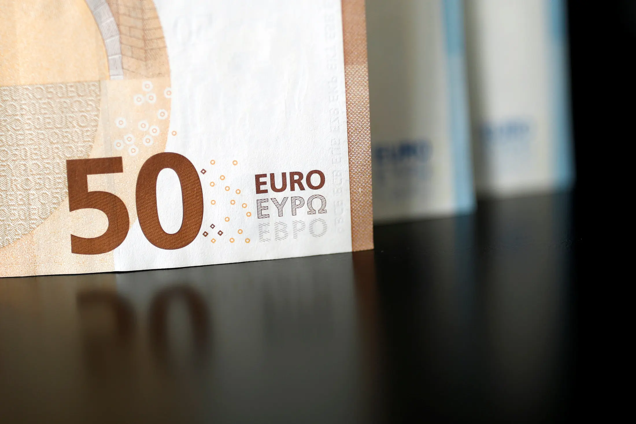 Σε αμφισβήτηση τα ποσά που έδωσε το 'Σχέδιο Γιούνκερ' 