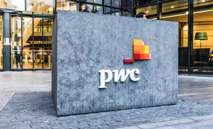 PwC: Δυνατότητα μόνιμης εξ αποστάσεως εργασίας με μείωση μισθού στο τραπέζι...