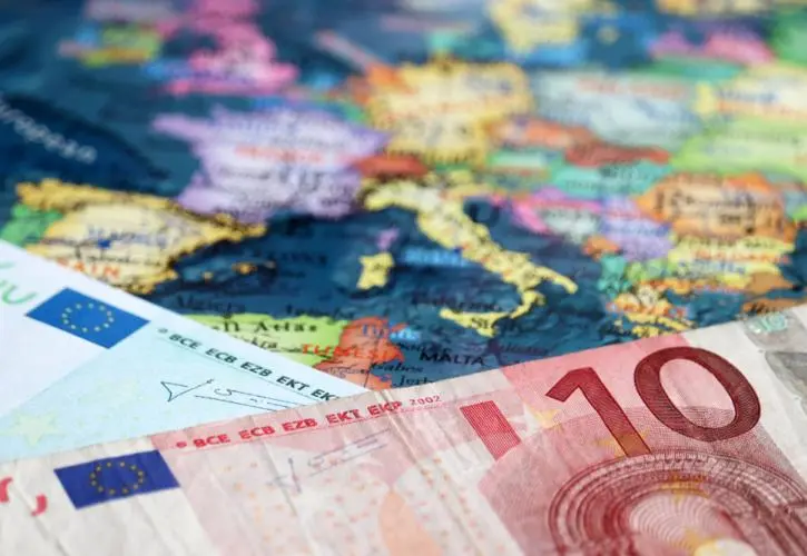 Παγκόσμια προτεραιότητα η αντιμετώπιση του πληθωρισμού