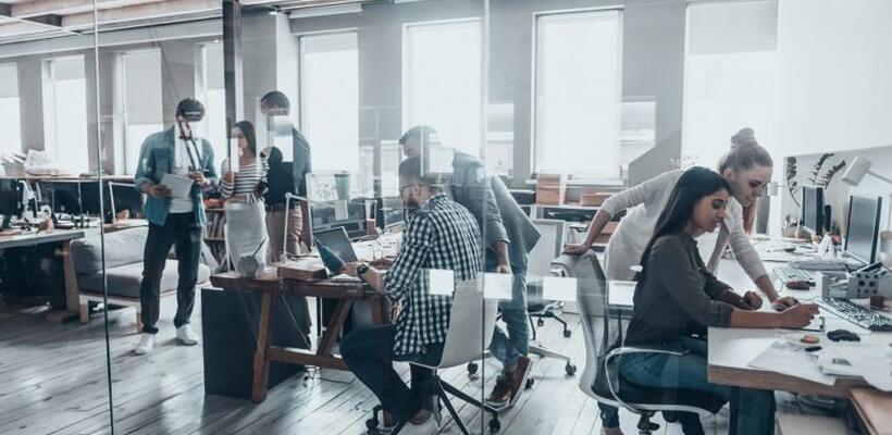 Έρευνα: Λιγότερες μέρες δουλειάς θέλουν οι μισοί Έλληνες