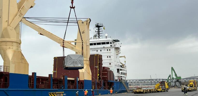 Έφθασαν στην Κύπρο οι αεροστρόβιλοι για το μεγάλο έργο της Cyfield