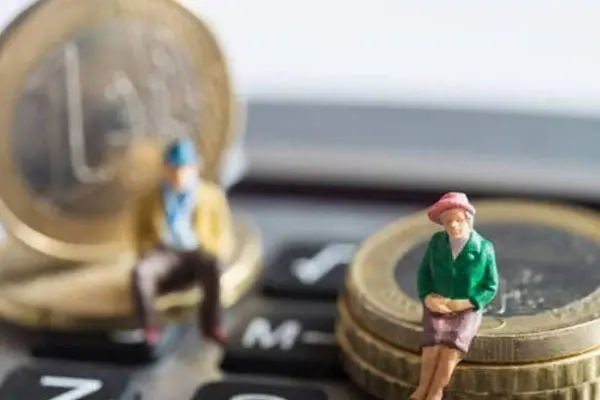 Στο τραπέζι η αύξηση των χαμηλών συντάξεων 