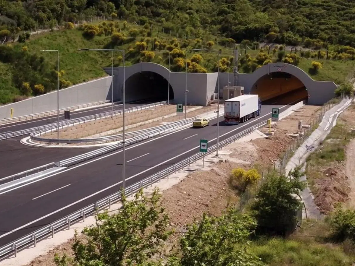 Η Ελλάδα αποκτά «έξυπνα» τούνελ (vid)