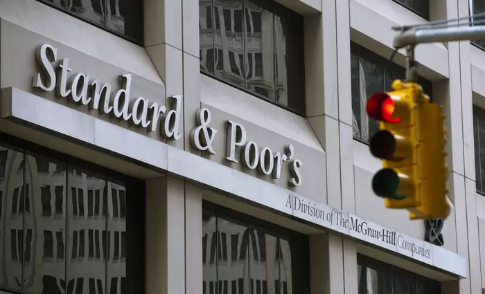 Εκτός επενδυτικής άφησε την Κύπρο ο S&P