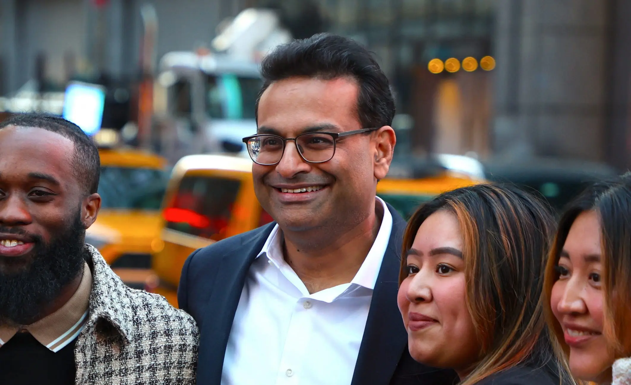 Γιατί τα Starbucks έδιωξαν κακήν κακώς τον νέο CEO