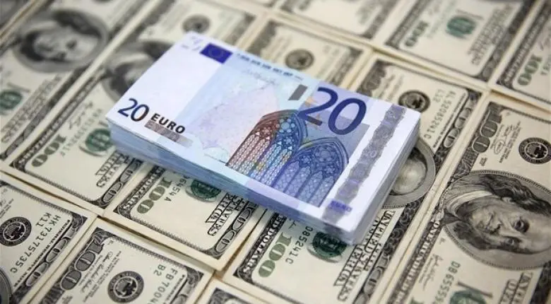 Το ευρώ υποχωρεί 0,04%, στα 1,1197 δολάρια