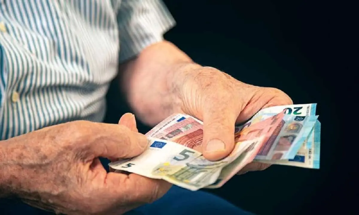 Στις 13 Απριλίου η καταβολή συντάξεων και επιδομάτων