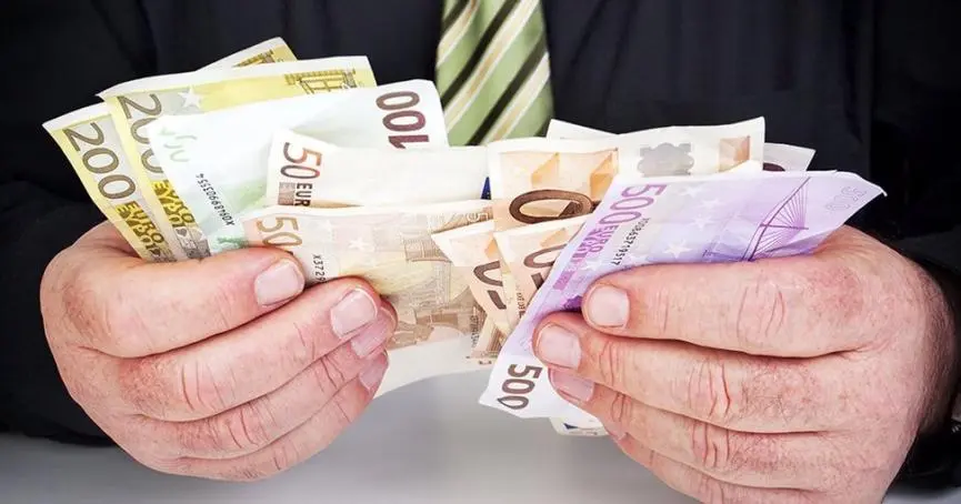 Ξεκινά η εξέταση των νομοσχεδίων για το τέλος (στο μέλλον) των πολλαπλών συντάξεων