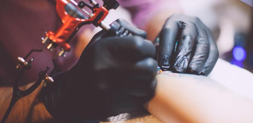 Τι ισχύει για τα χημικά σκευάσματα που χρησιμοποιούνται στο τατουάζ;