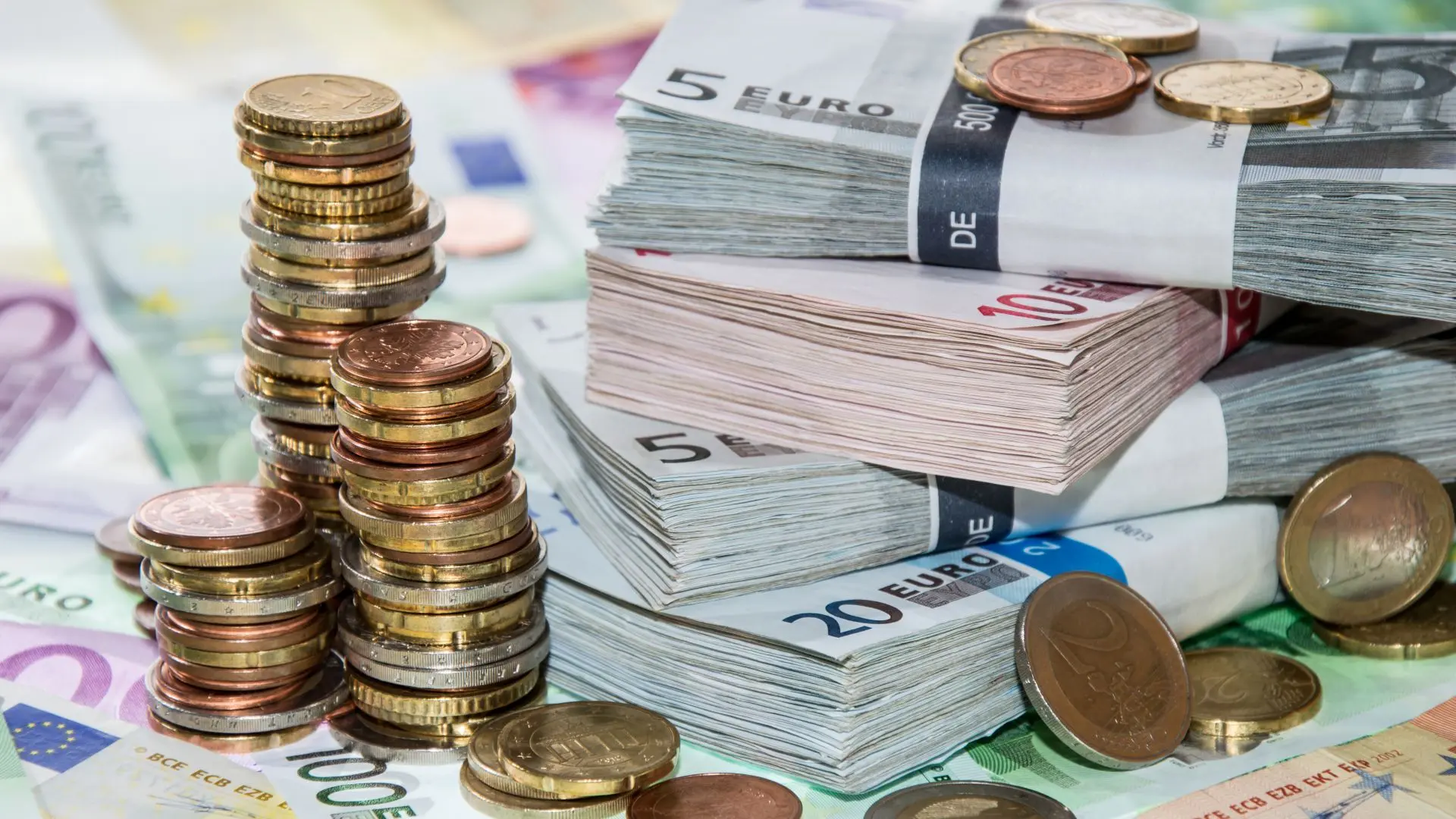 Ευρώπη: Σε ποιες χώρες οι πλούσιοι έχουν τις περισσότερες φοροαπαλλαγές