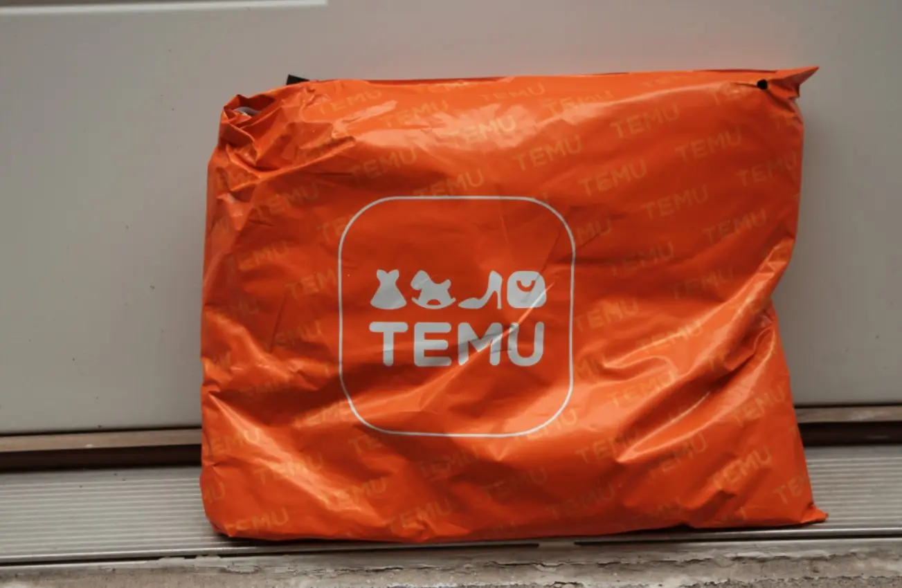 Έρχεται «ευρω-φόρος» €2 σε πακέτα από Shein και Temu
