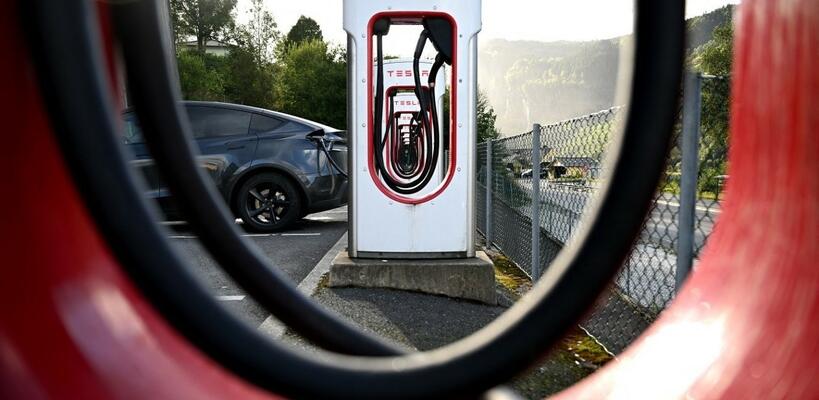 Tesla: Πρωτιά στην αγορά όπου σχεδόν όλα τα νέα οχήματα είναι ηλεκτρικά