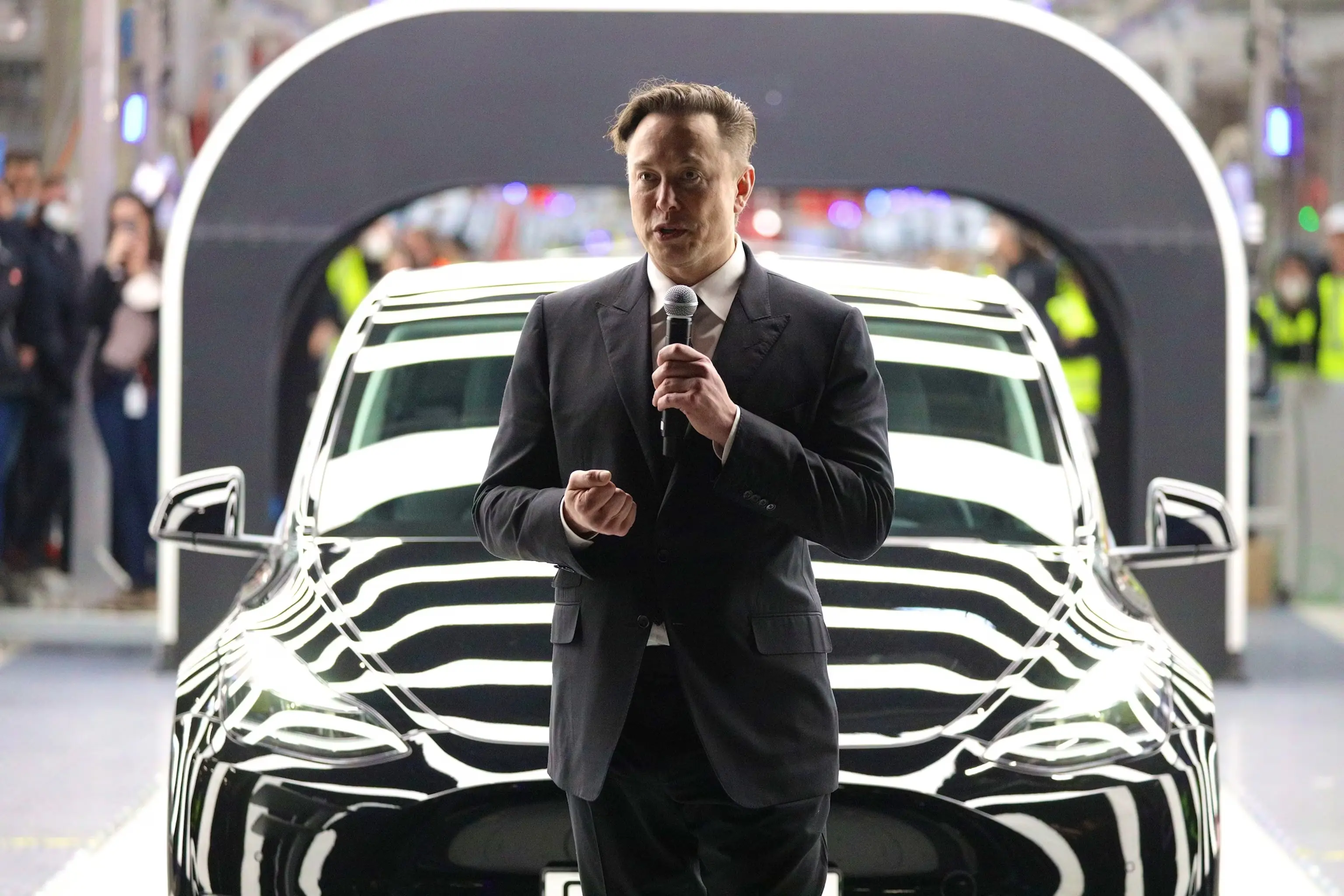 Ειδική επιτροπή της Tesla επανεξετάζει τον μισθό του Μασκ