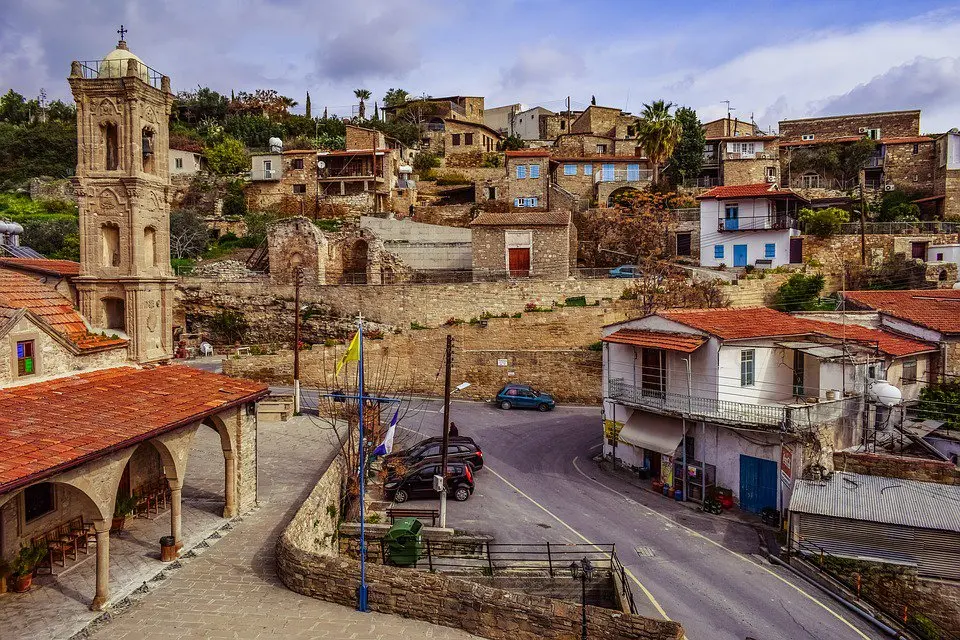 Αναβαθμίζεται το αγροτουριστικό χωριό της Τόχνης