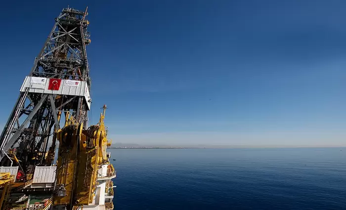 Τουρκικά ΜΜΕ: “Πειρατεία” οι εργασίες Total και Eni στο τεμάχιο 7 
