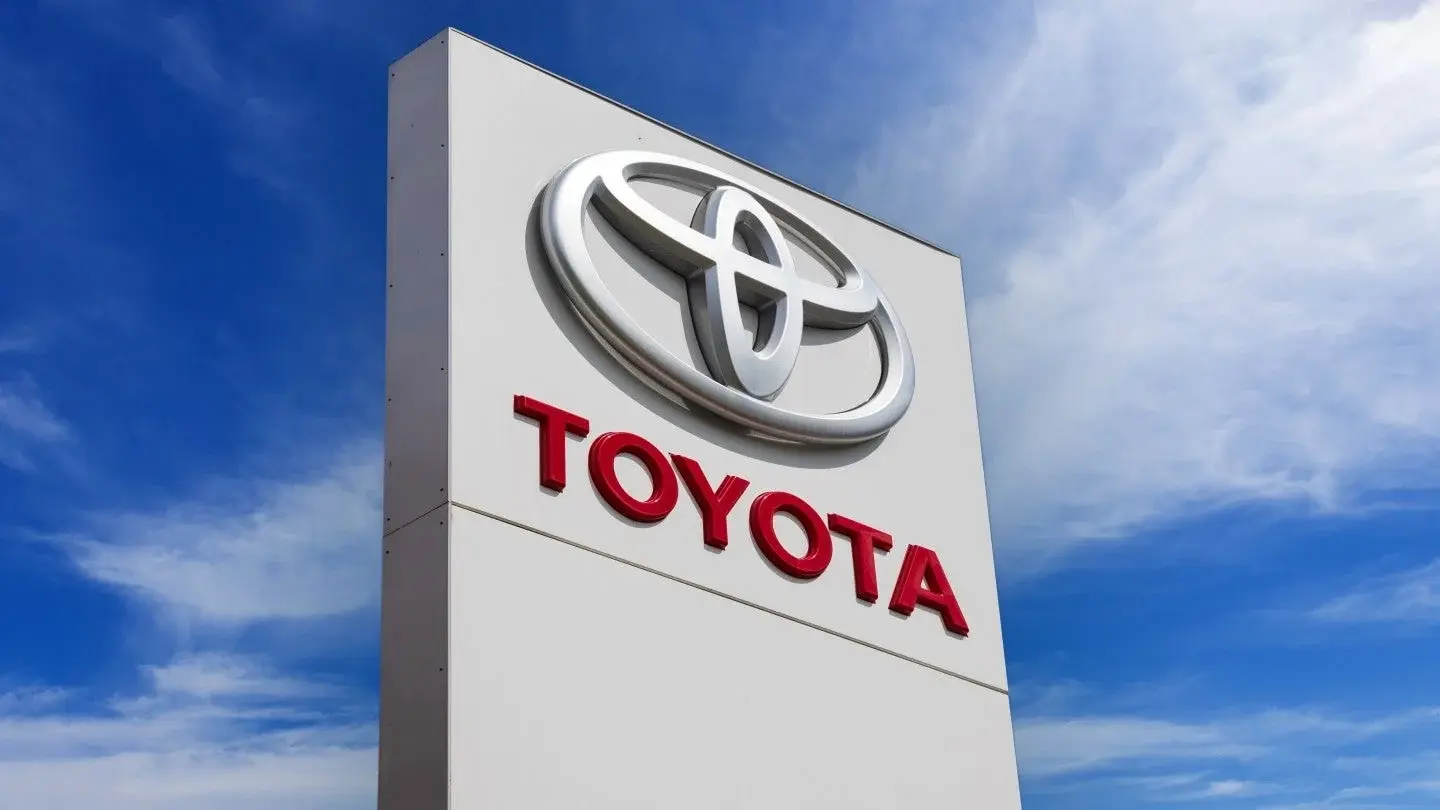 Σε χαμηλό 9 μηνών η μετοχή της Toyota μετά το σχέδιο ιδιωτικοποίησης ύψους $33 δισ. (γράφημα)