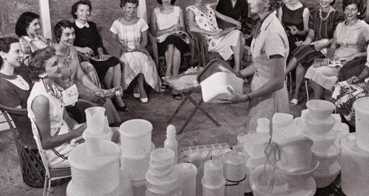 Τίτλοι τέλους για τα... ταπεράκια - Έρχεται το λουκέτο της Tupperware