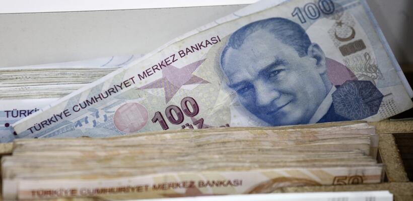 Μικρή άνοδο καταγράφει η λίρα