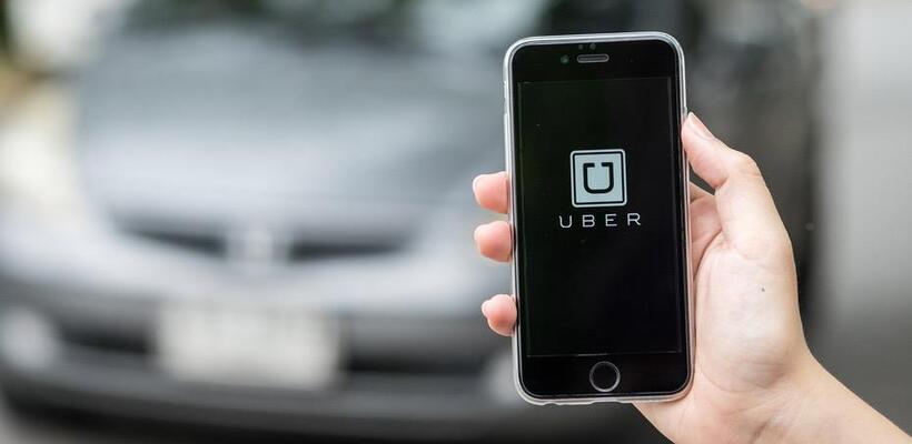 Uber: Μετακινήσεις με σκούτερ και ποδήλατα