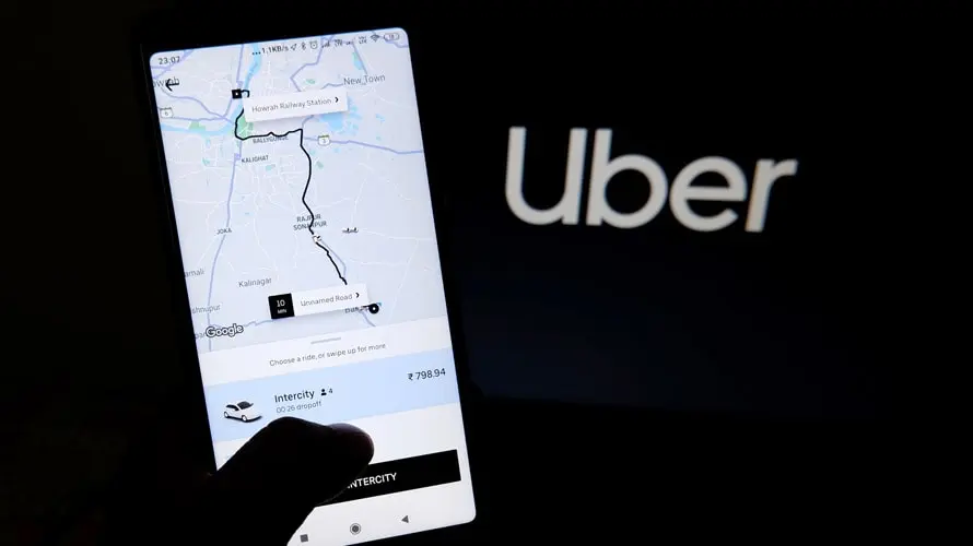 Τερματίζει χιλιάδες θέσεις εργασίας η Uber