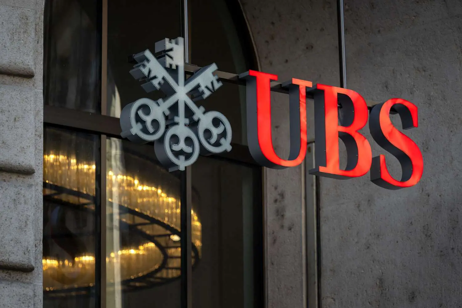 UBS: Τα τρία σενάρια για τη Γαλλία ενόψει της ψήφου εμπιστοσύνης