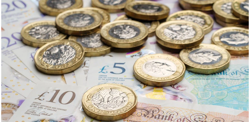 Αποταμιεύσεις στη Βρετανία: Τα νοικοκυριά πλήττονται από τις αυξήσεις φόρων