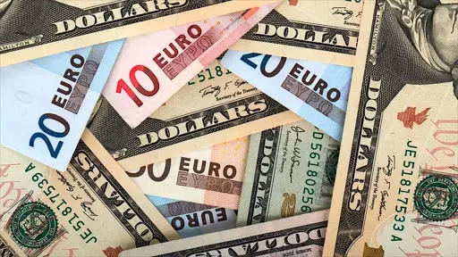 FT: Οι επενδυτές λένε ναι στο ευρώ
