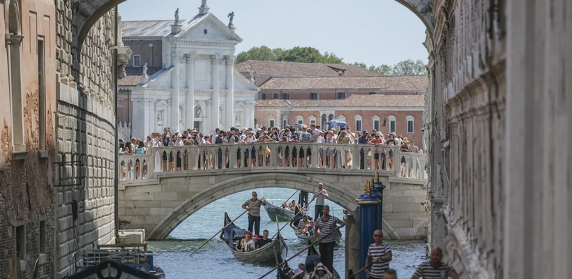 Βενετία: Φρένο στον υπερτουρισμό ή πολιτιστική… «Ντίσνεϊλαντ»;