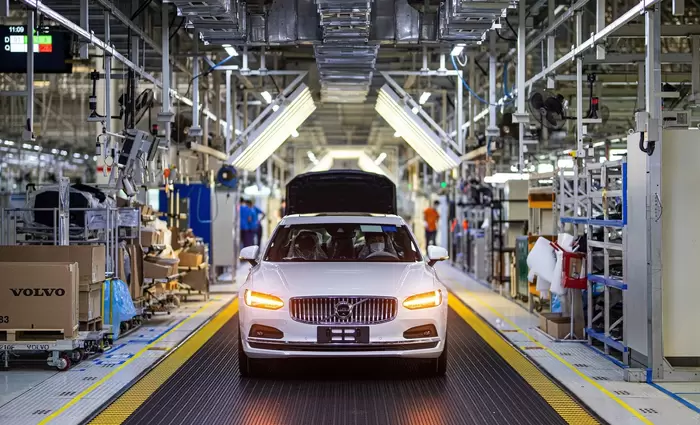 H Volvo θα περικόψει 1,300 θέσεις εργασίας στη Σουηδία