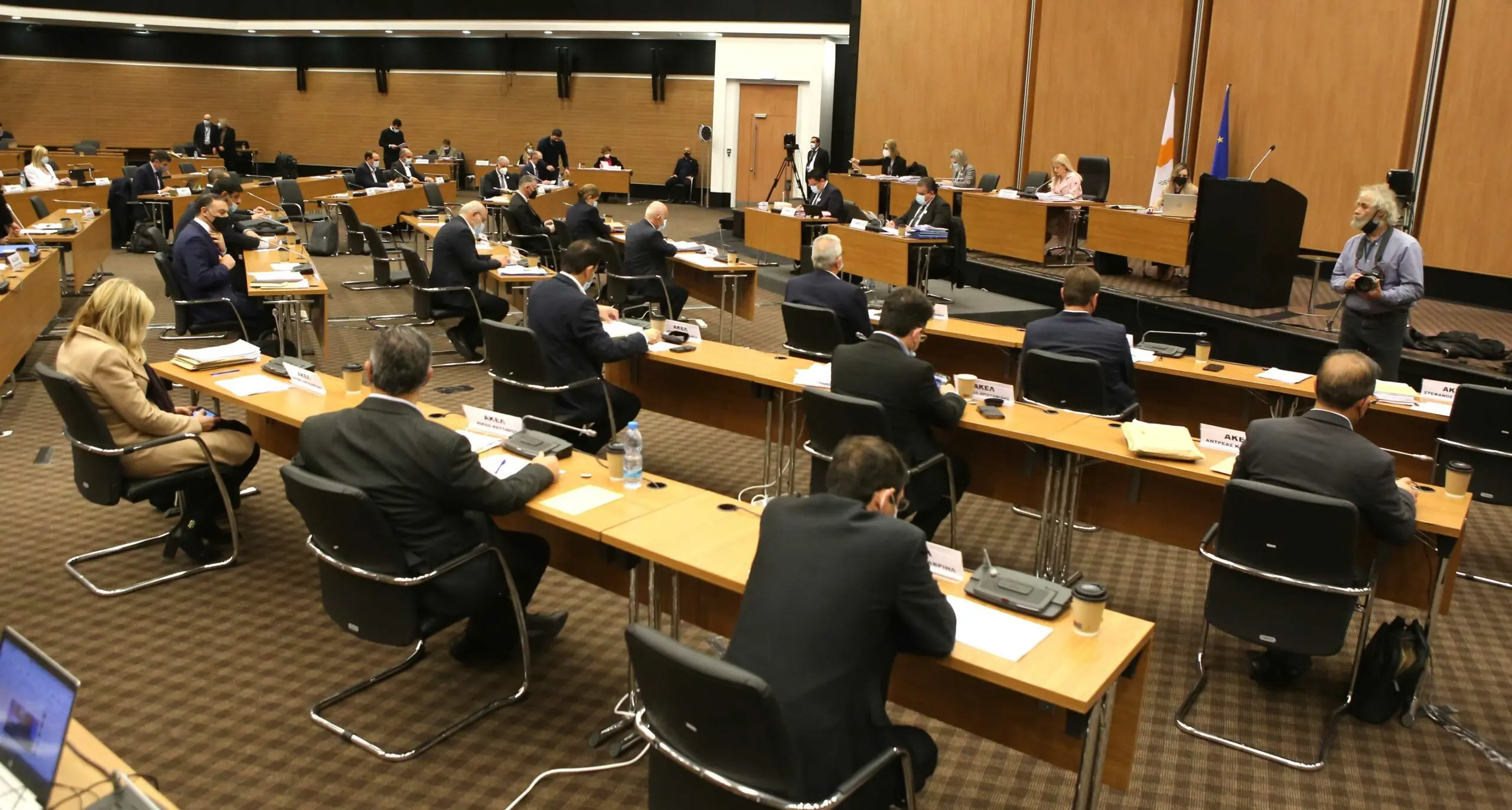 Προς την ολομέλεια η απλοποίηση του οικονομικού ελέγχου πολύ μικρών εταιρειών