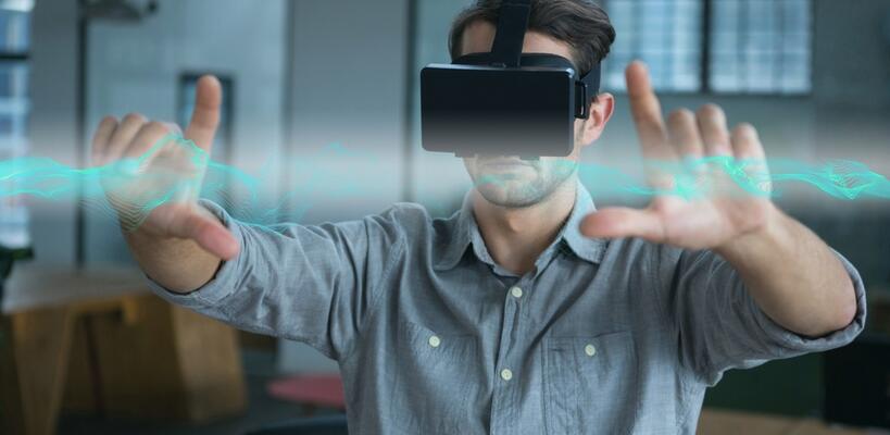 Πώς η ραγδαία άνοδoς της ΑΙ ανακόπτει την ανάπτυξη του Virtual Reality και αλλάζει τις επενδύσεις