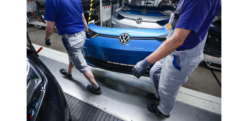 Γερμανική αυτοκινητοβιομηχανία: Απολύθηκαν τουλάχιστον 51.000 εργαζόμενοι τον τελευταίο χρόνο