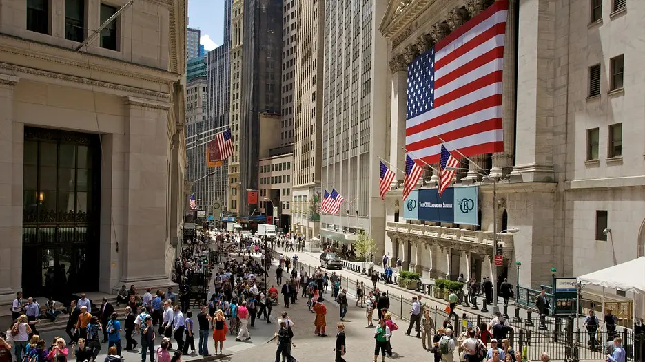 Υποχωρεί εκ νέου η Wall Street