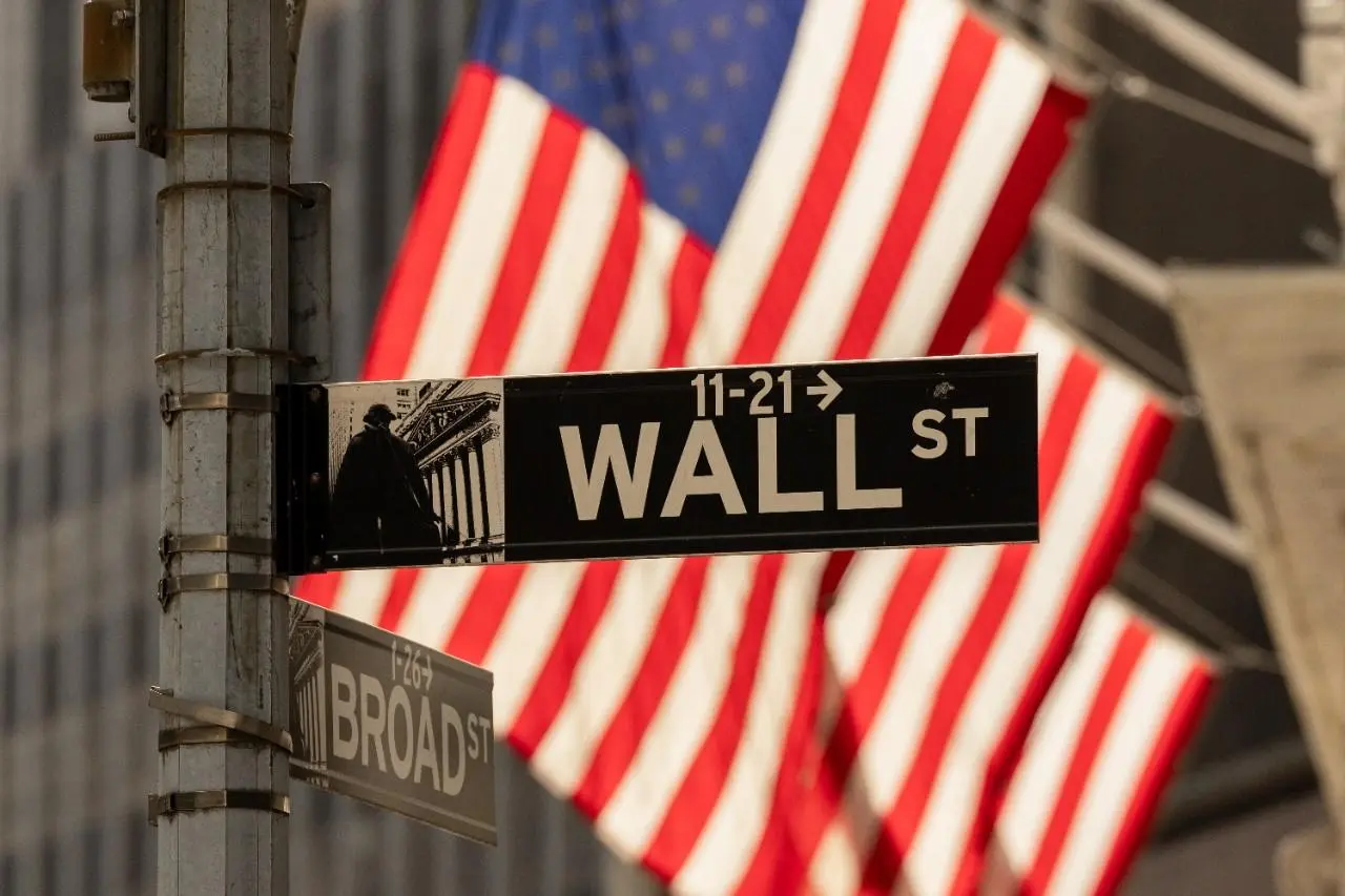 H «μαγική» δύναμη πίσω από τα νέα ρεκόρ της Wall Street