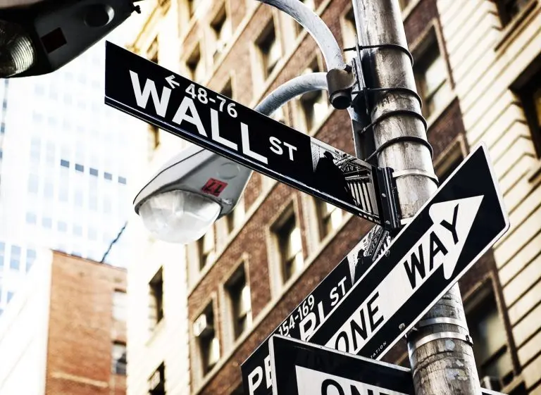 Wall Street: Αισιοδοξία για την επίδραση των πολιτικών Τραμπ