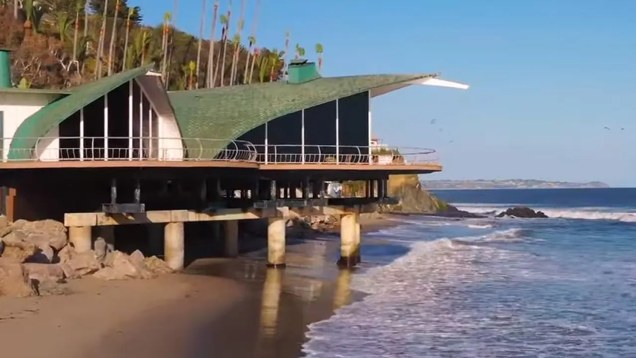 Πωλείται το εμβληματικό Wave House στο Μαλιμπού της Καλιφόρνιας