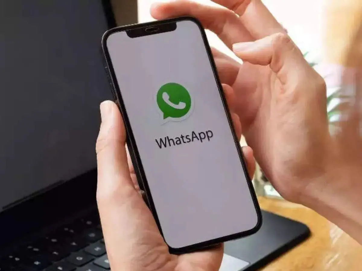 Απατεώνες παριστάνουν την Αστυνομία στο WhatsApp